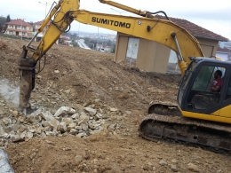 Kırıcılı Ekskavatör